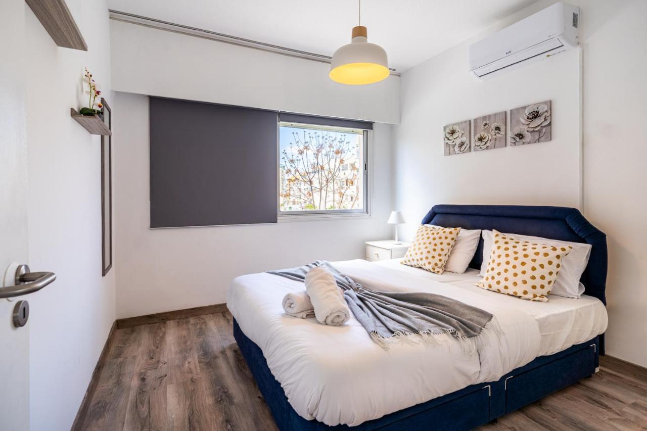 Rustic 1-Br Apt In Mackenzie-Larnaca Appartamento Esterno foto